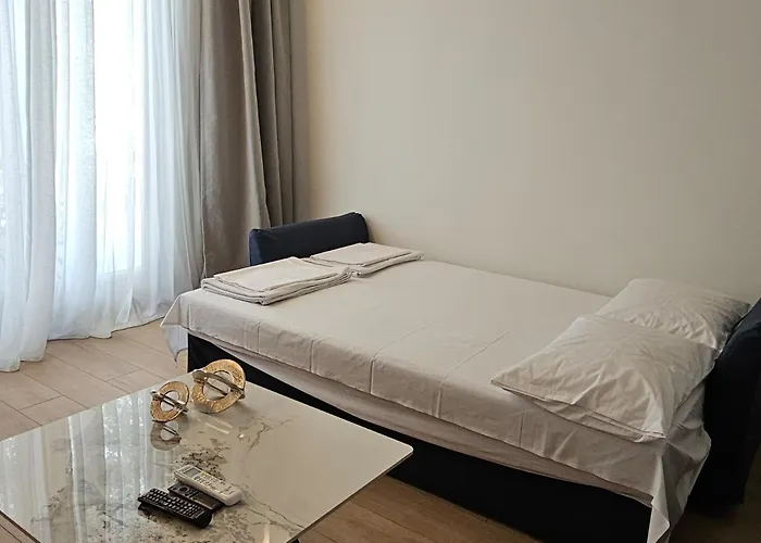 S & E Luxury Residences