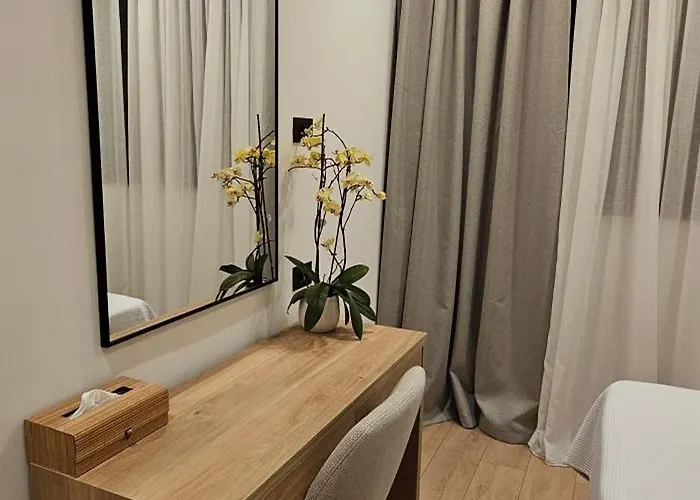 S & E Luxury Residences